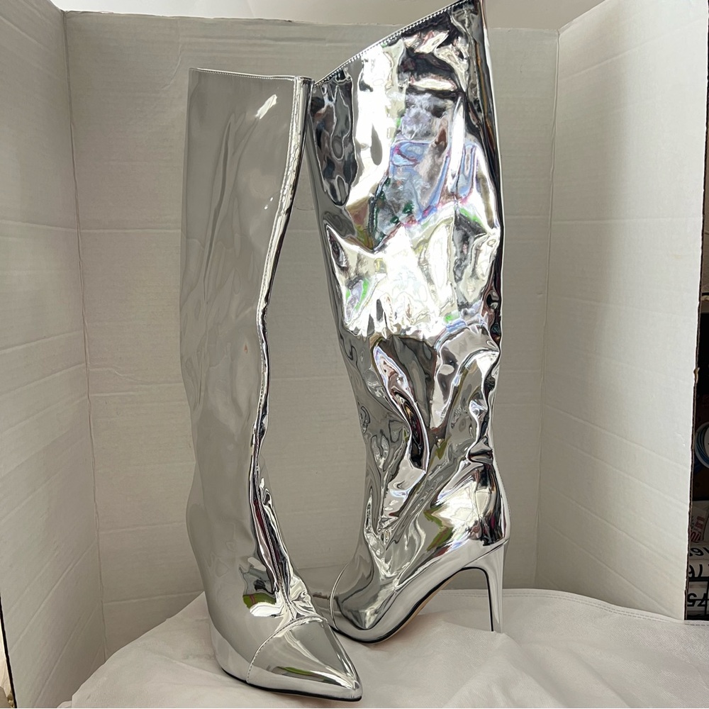 Metallic boots Silver Thin heel, says 9, HOWEVER they are more like an 8-reposh